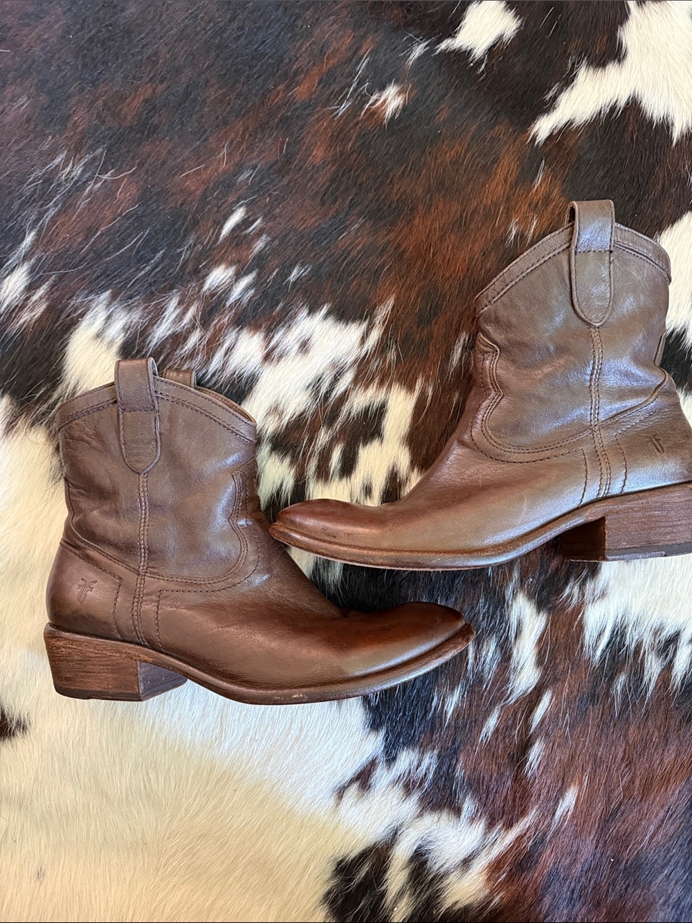 Frye Brown Leather Short Western Booties 7 1/2